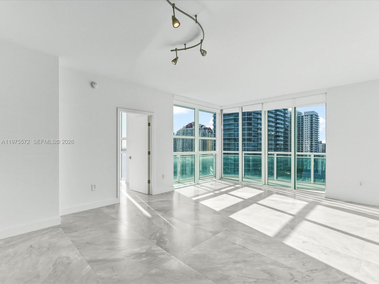 951 Brickell Ave #2610, Miami FL 33131