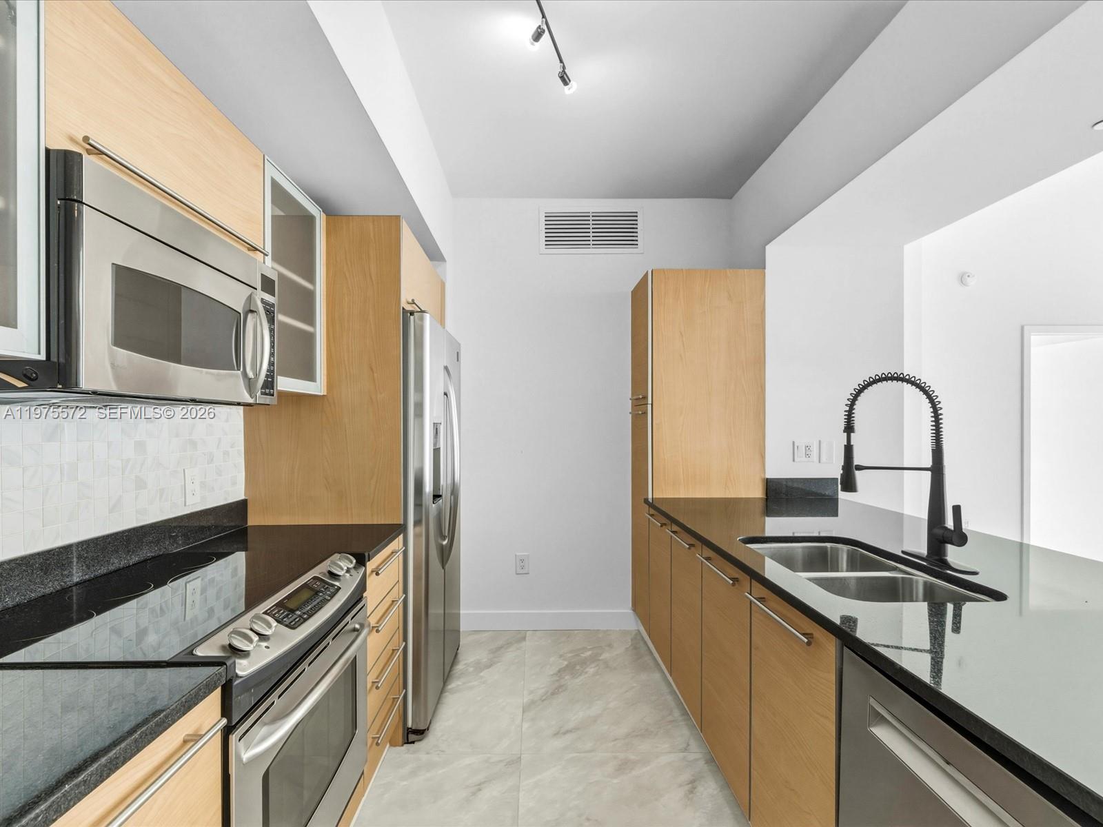 951 Brickell Ave #2610, Miami FL 33131