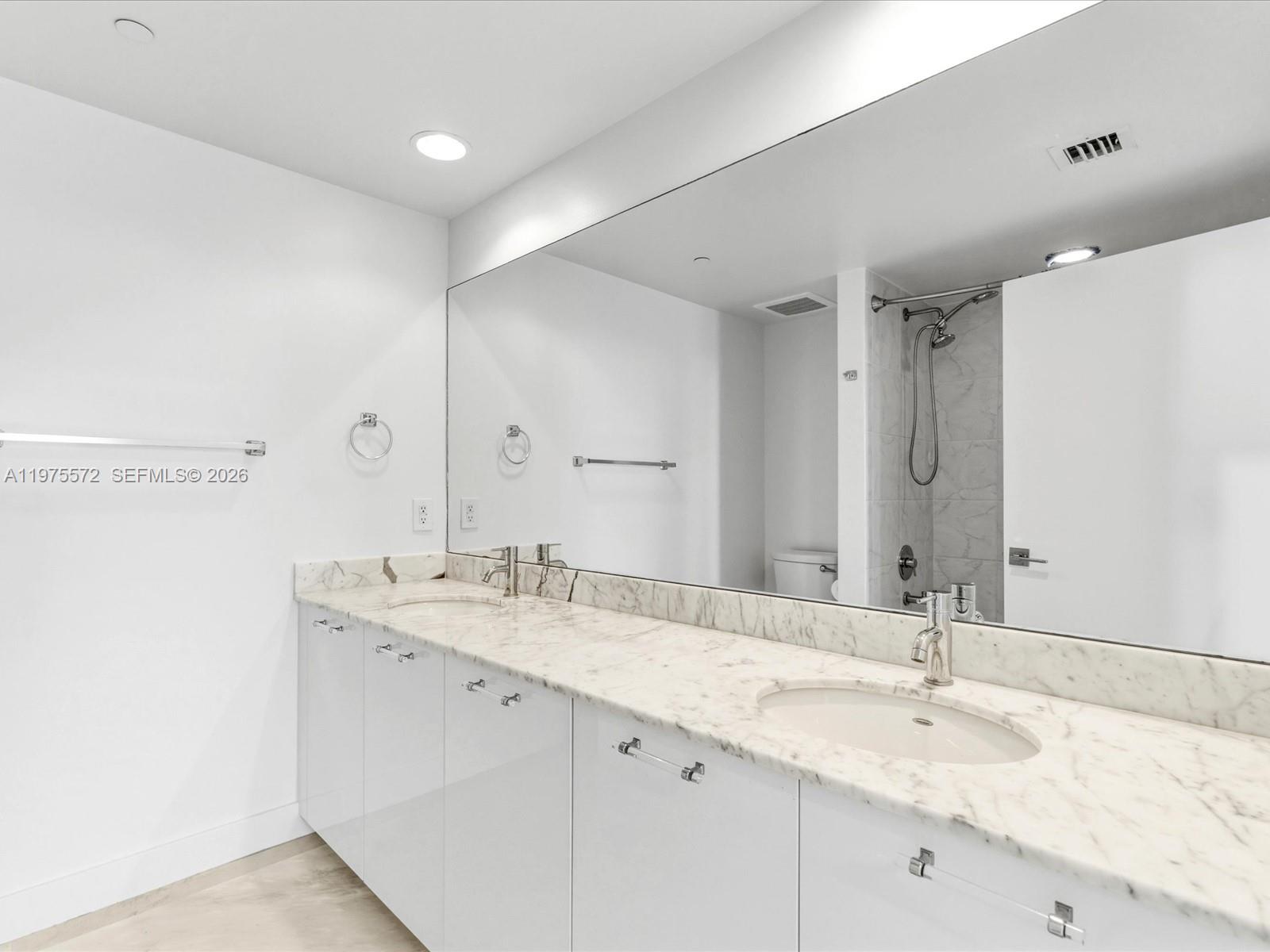 951 Brickell Ave #2610, Miami FL 33131