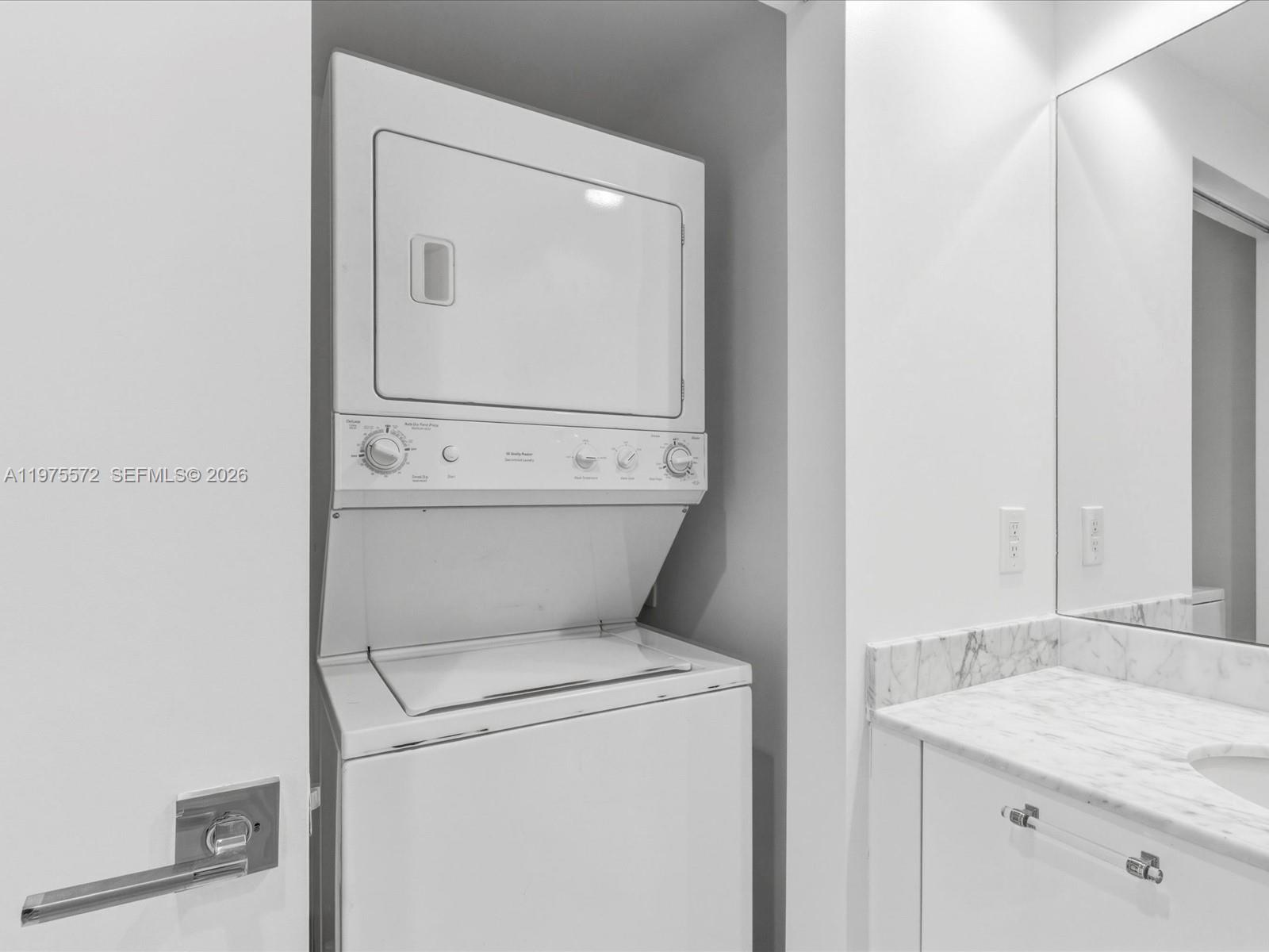 951 Brickell Ave #2610, Miami FL 33131
