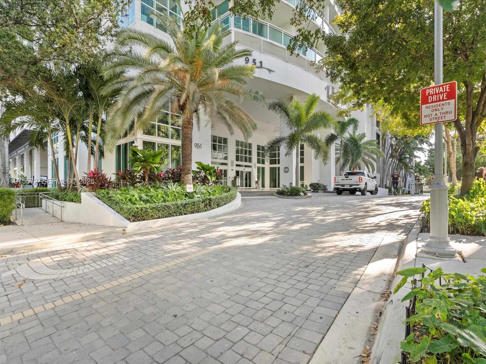 951 Brickell Ave #2610, Miami FL 33131
