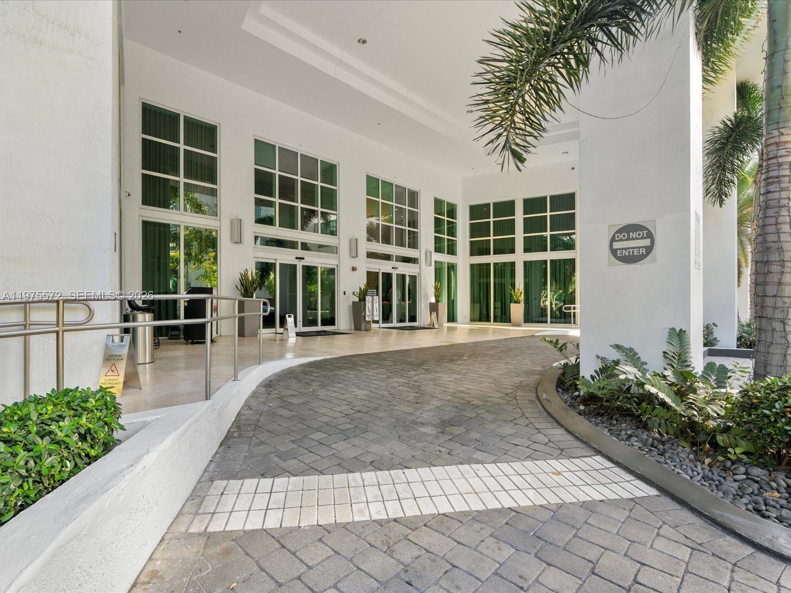 951 Brickell Ave #2610, Miami FL 33131