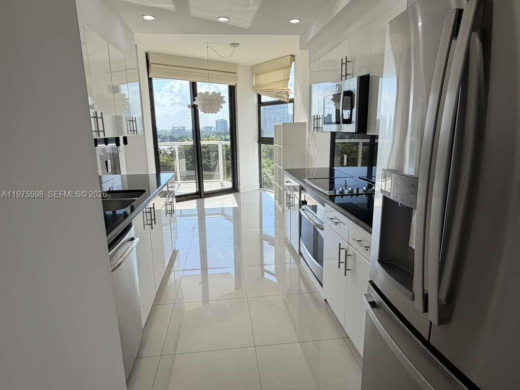 20281 E Country Club Dr #611, Aventura FL 33180