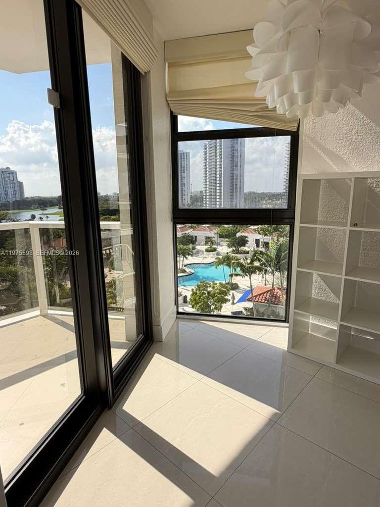 20281 E Country Club Dr #611, Aventura FL 33180