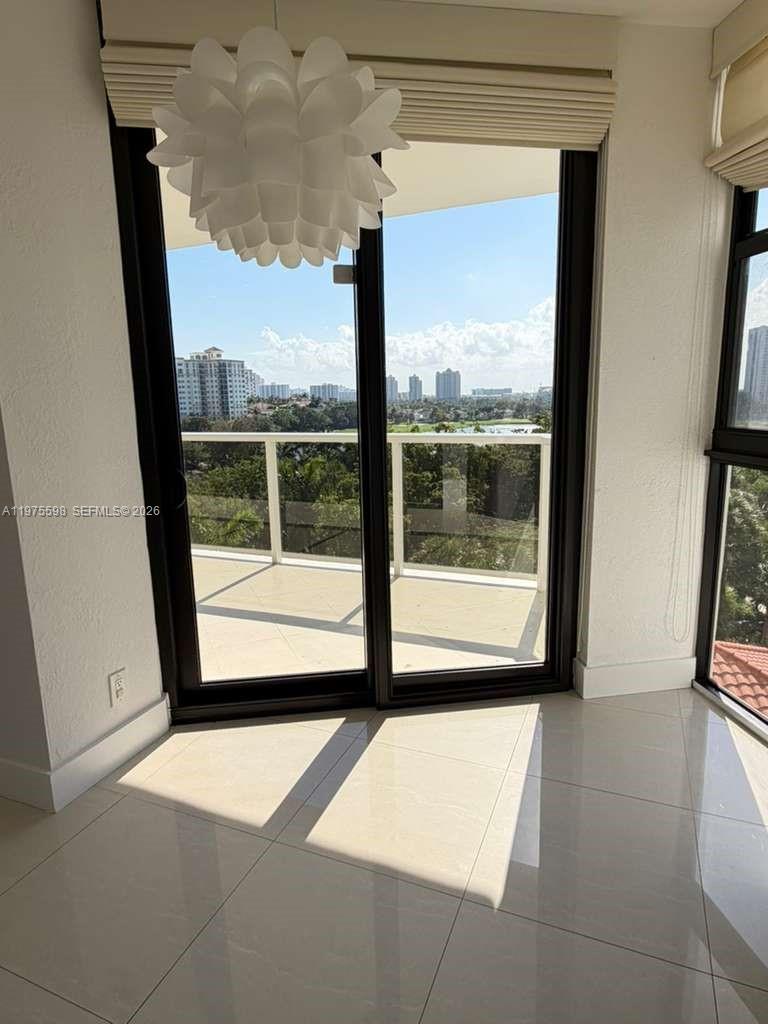 20281 E Country Club Dr #611, Aventura FL 33180