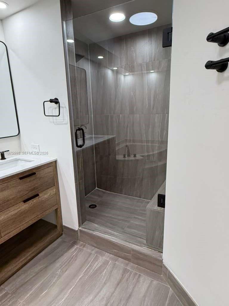 20281 E Country Club Dr #611, Aventura FL 33180
