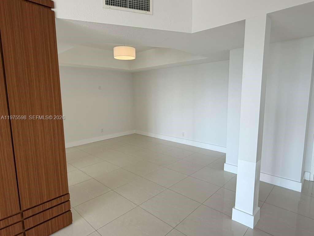 20281 E Country Club Dr #611, Aventura FL 33180