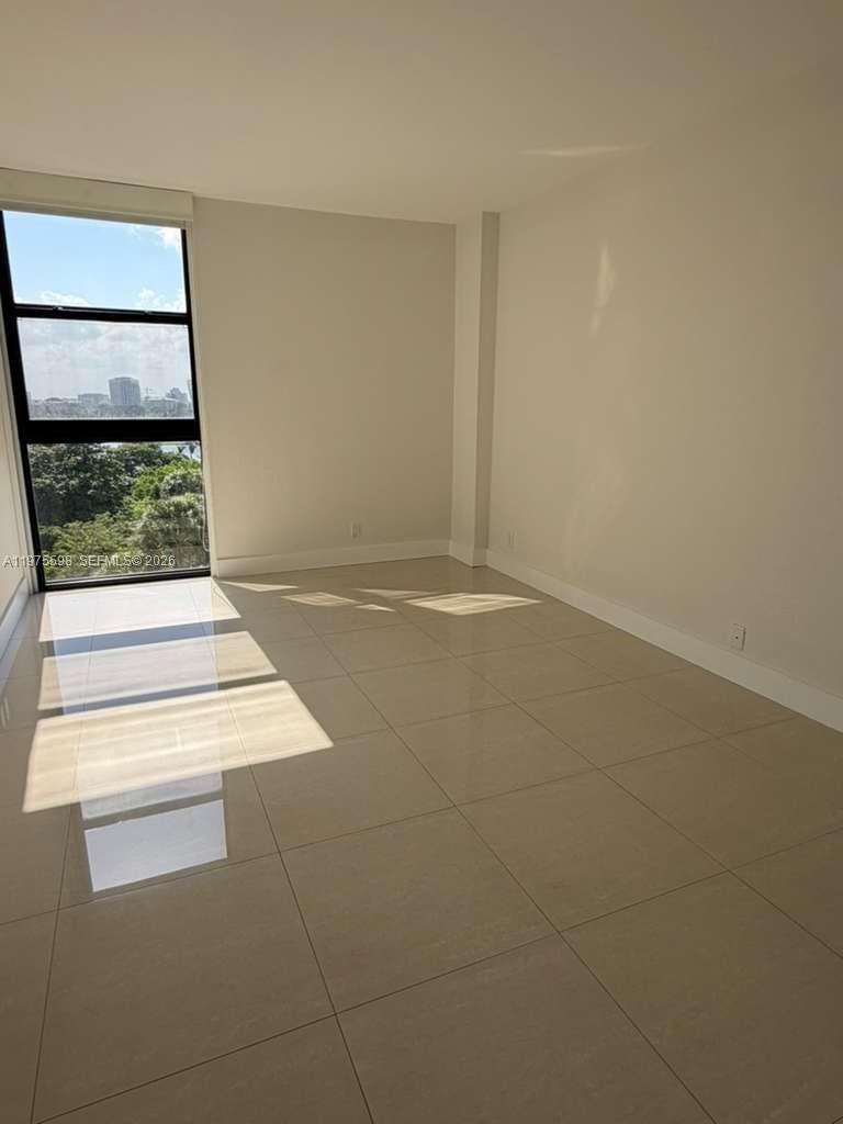 20281 E Country Club Dr #611, Aventura FL 33180