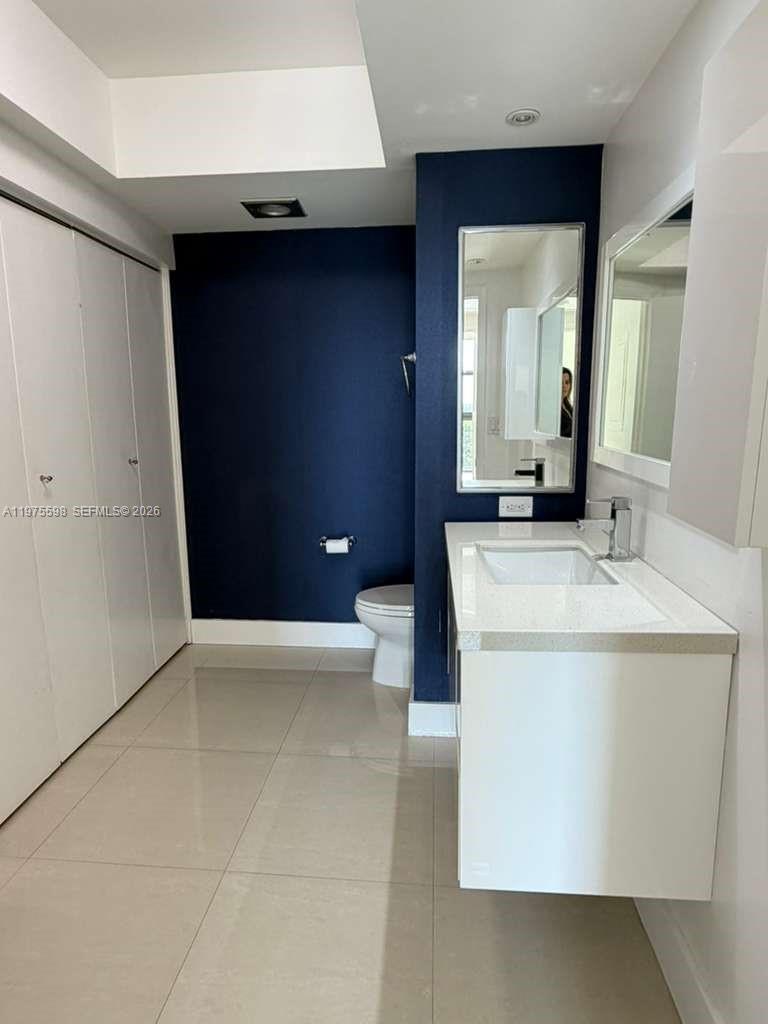20281 E Country Club Dr #611, Aventura FL 33180
