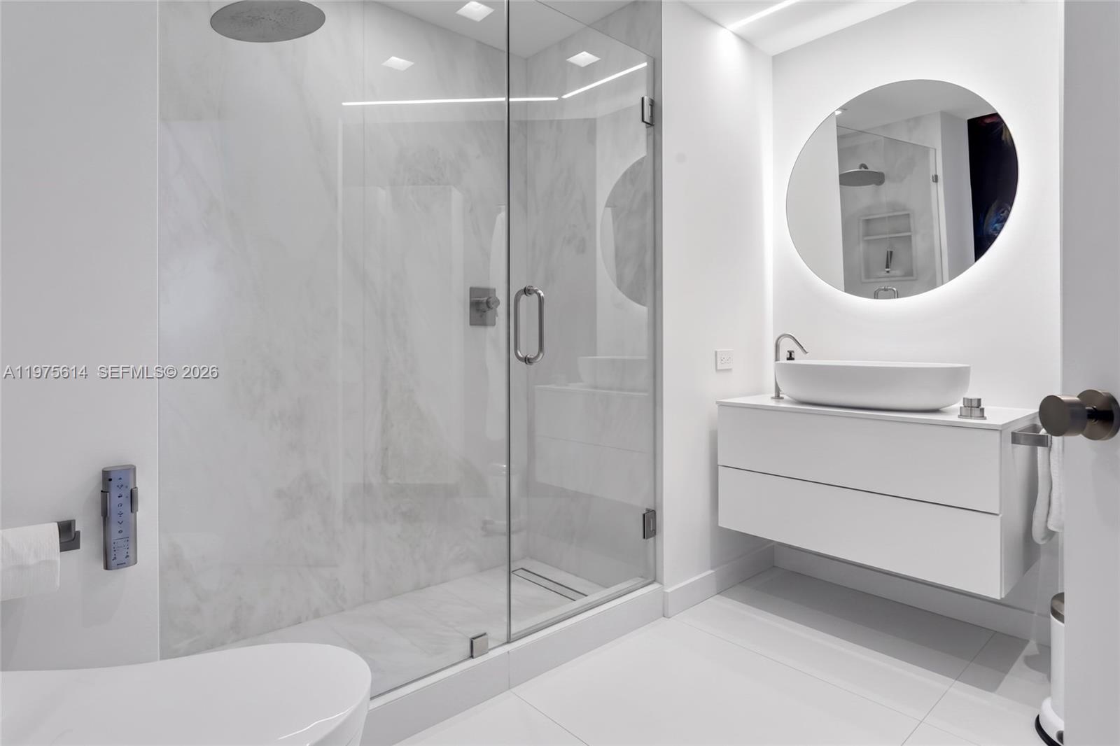 10 Venetian Way #904, Miami Beach FL 33139