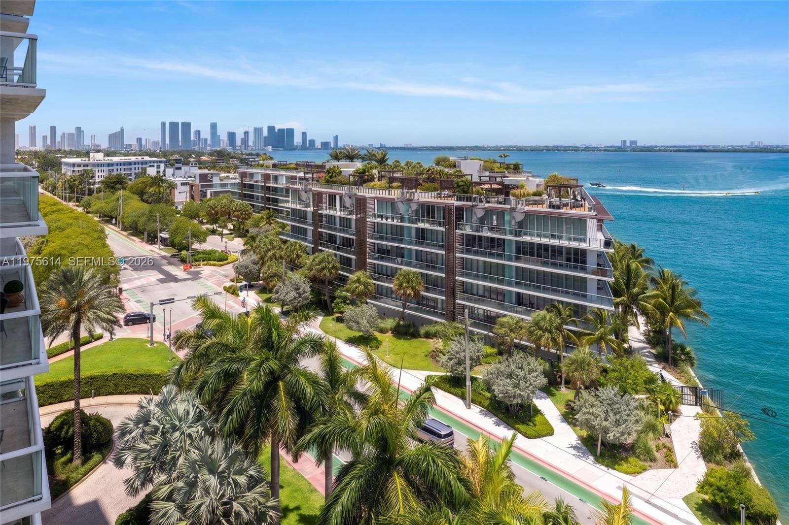 10 Venetian Way #904, Miami Beach FL 33139