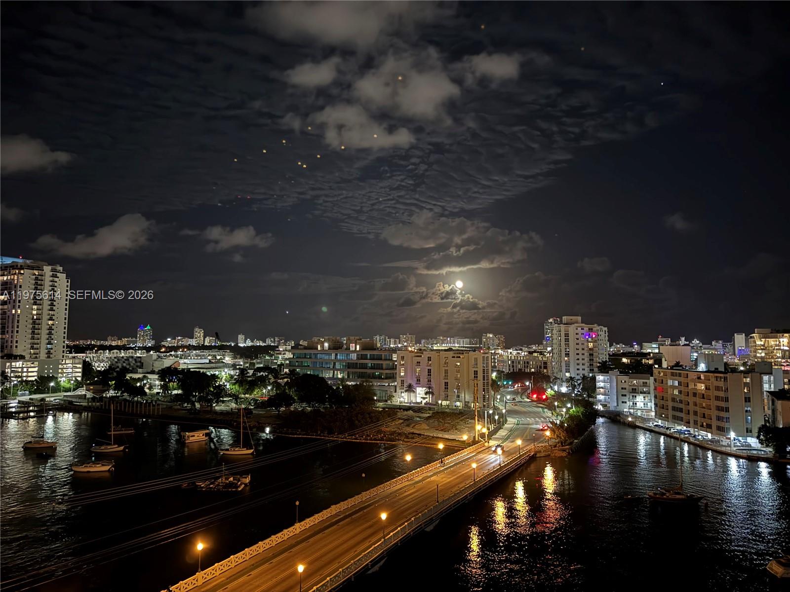 10 Venetian Way #904, Miami Beach FL 33139