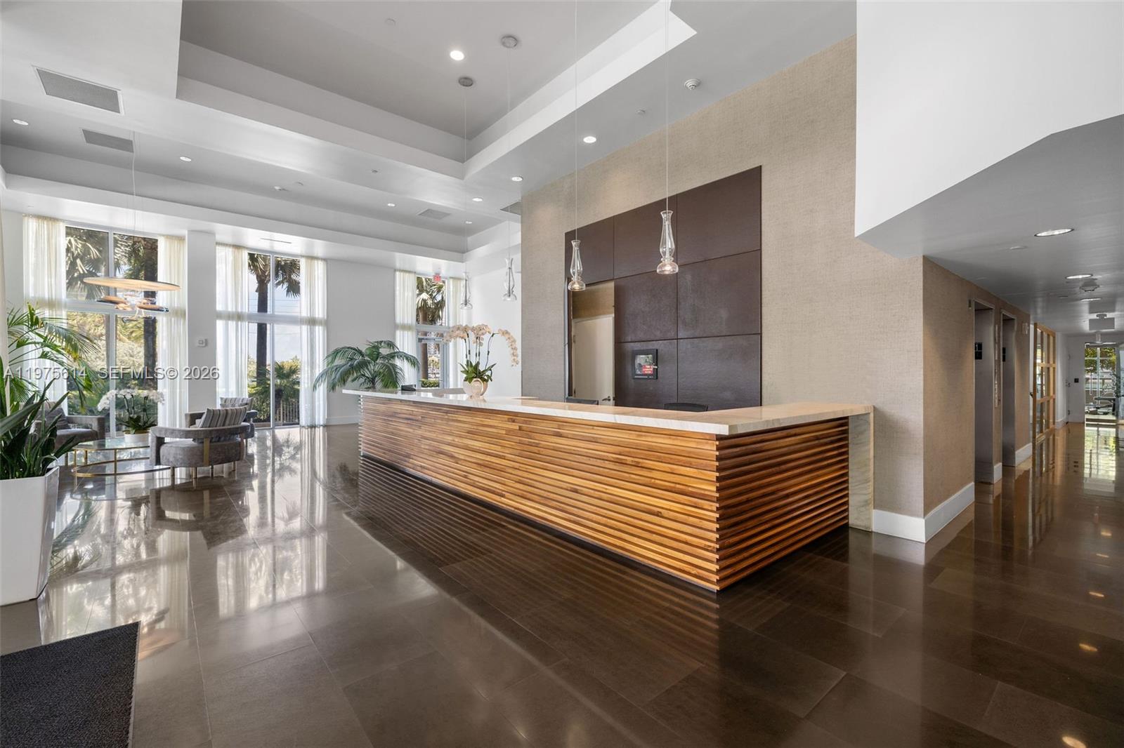 10 Venetian Way #904, Miami Beach FL 33139