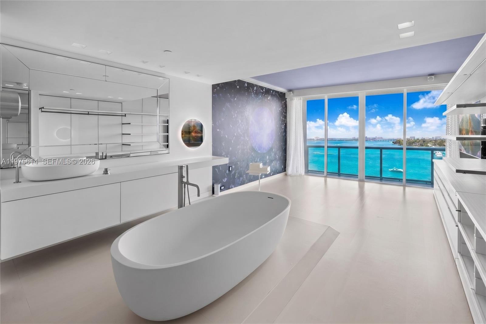 10 Venetian Way #904, Miami Beach FL 33139