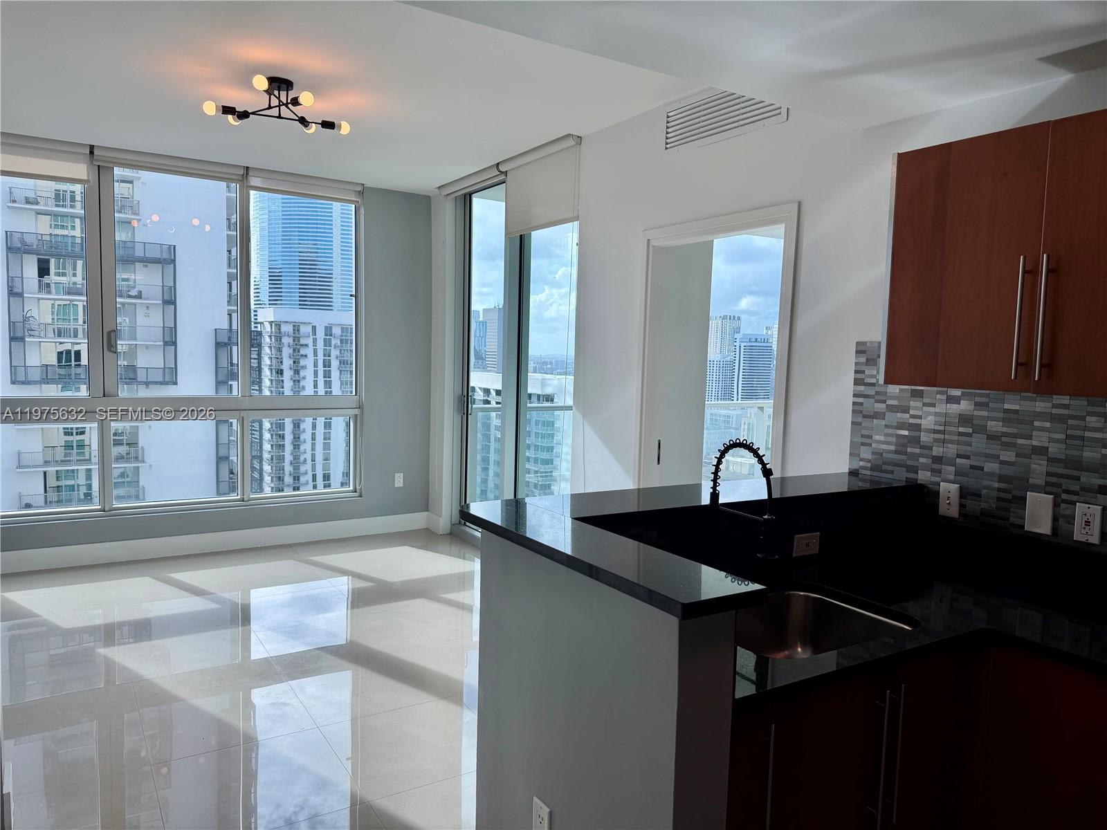 300 S Biscayne Blvd #3011, Miami FL 33131