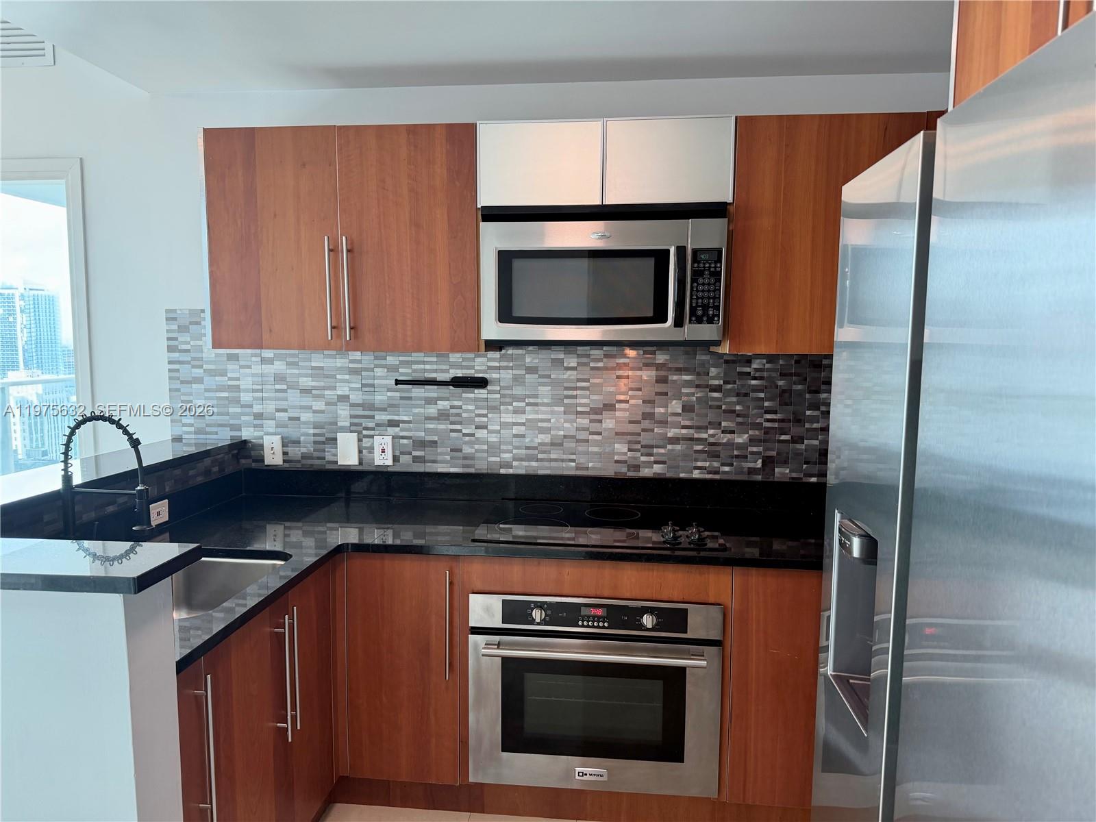 300 S Biscayne Blvd #3011, Miami FL 33131