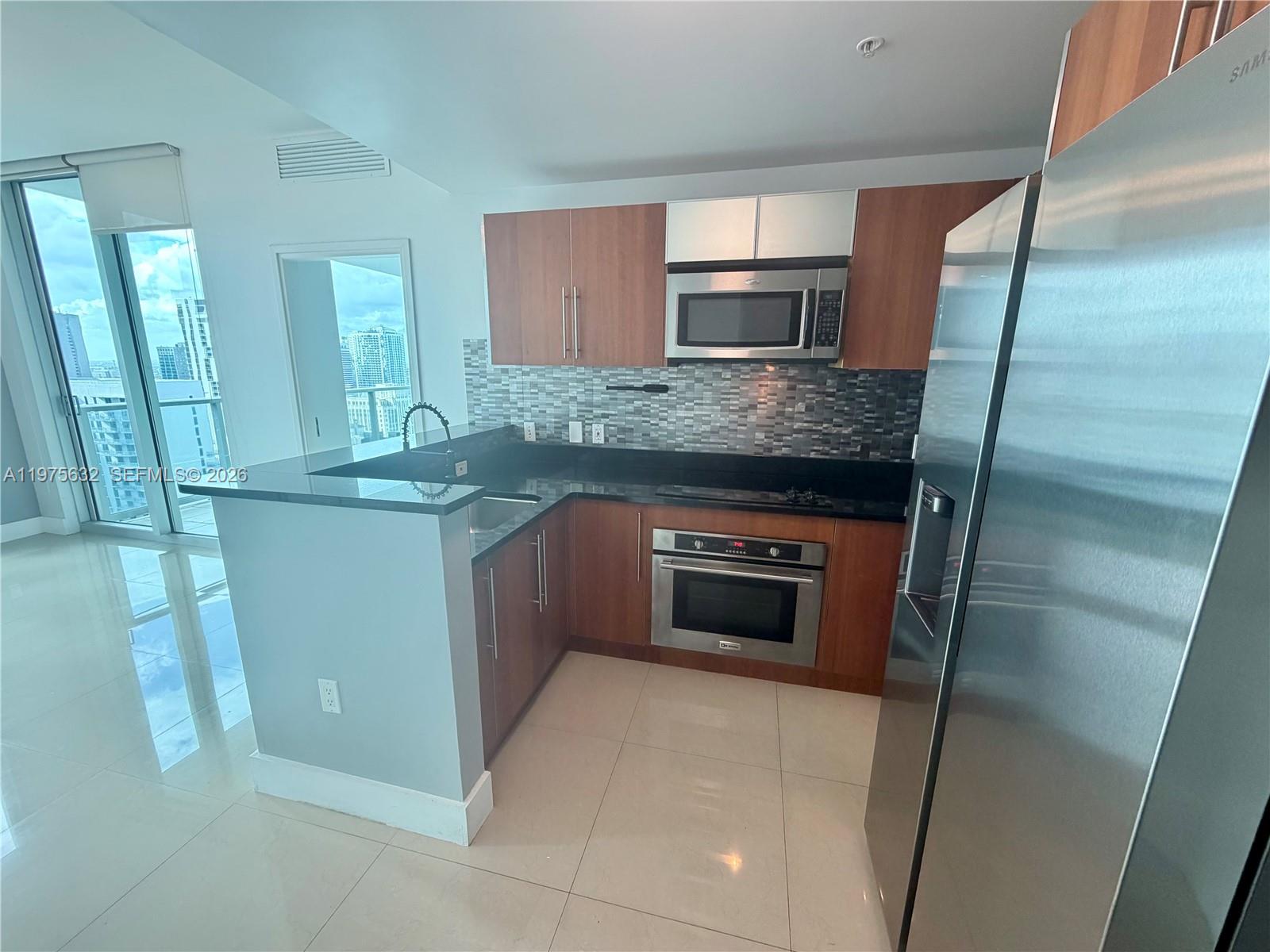 300 S Biscayne Blvd #3011, Miami FL 33131