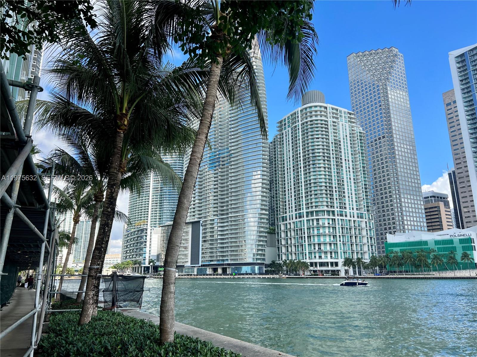 300 S Biscayne Blvd #3011, Miami FL 33131