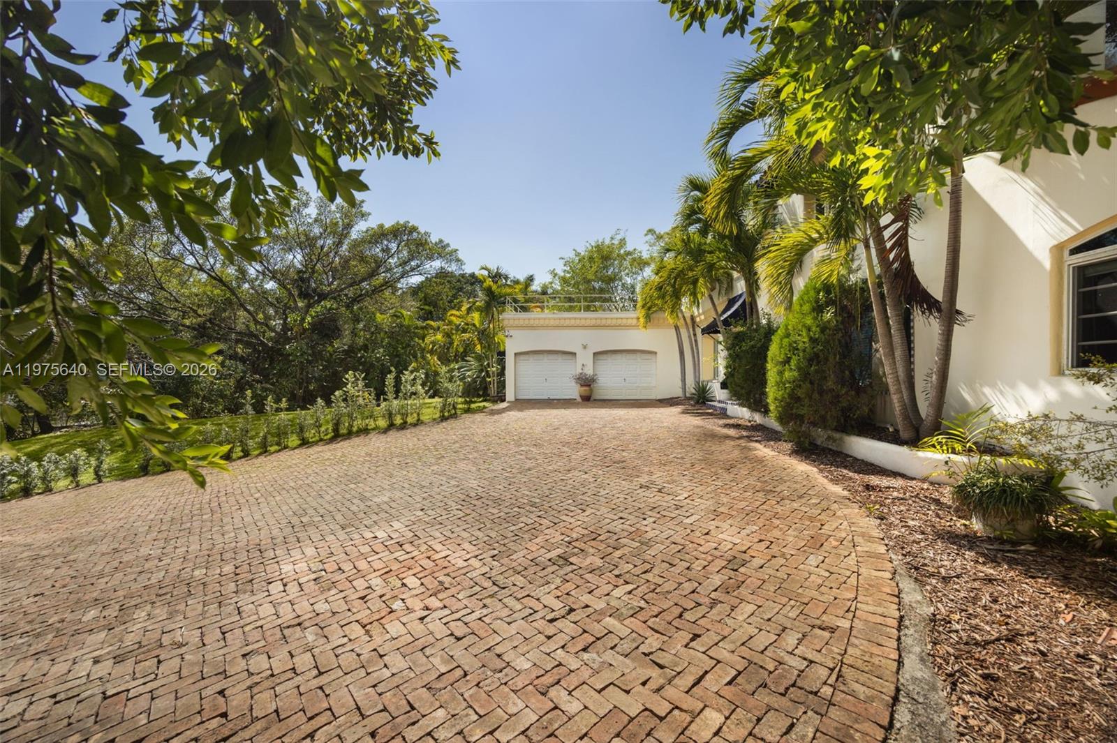 1645 S Bayshore Dr, Coconut Grove FL 33133