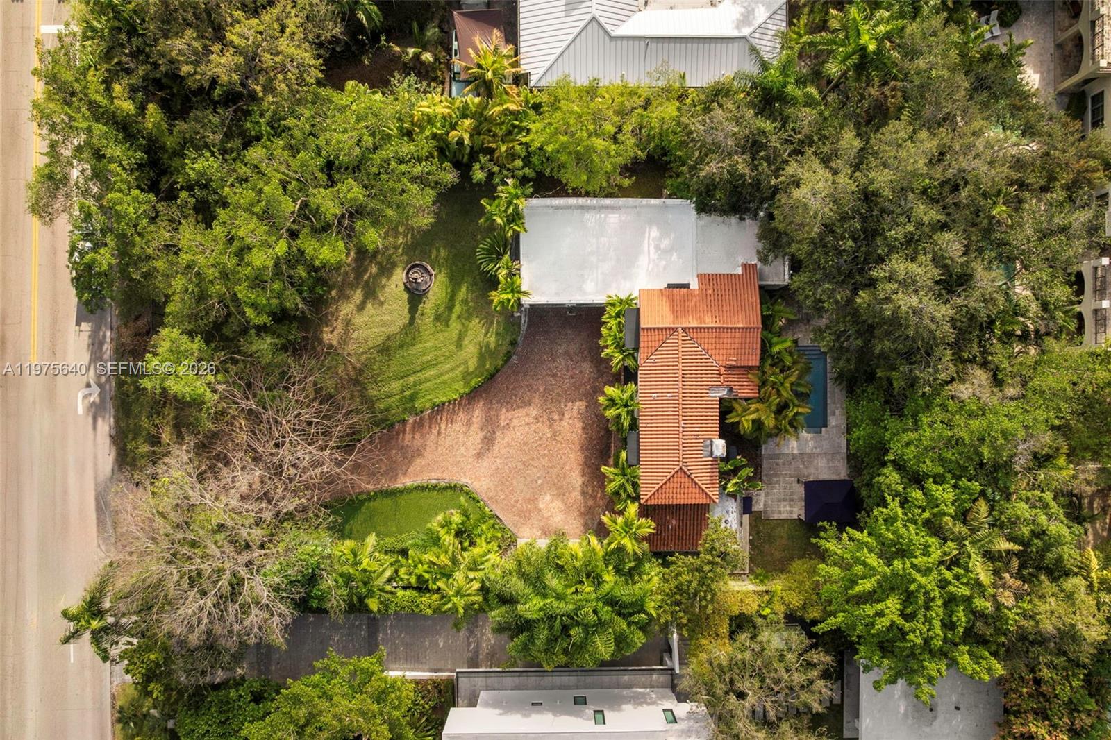 1645 S Bayshore Dr, Coconut Grove FL 33133