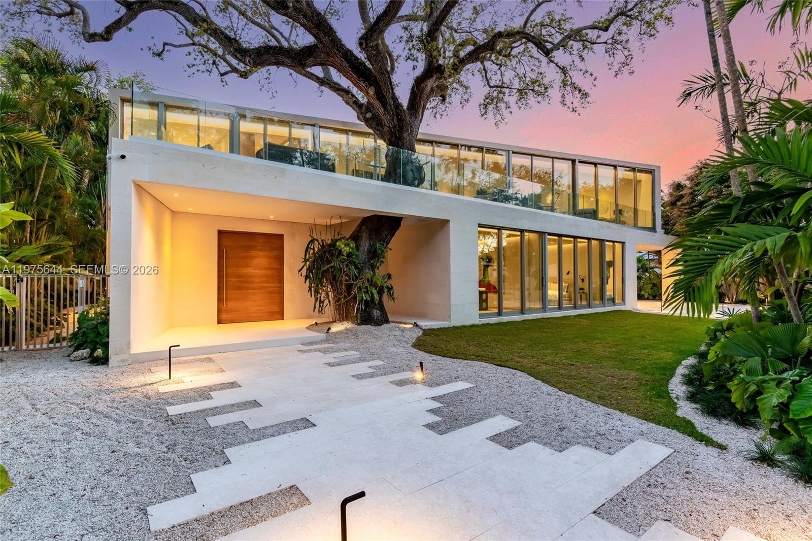 1616 Onaway Dr, Miami FL 33133