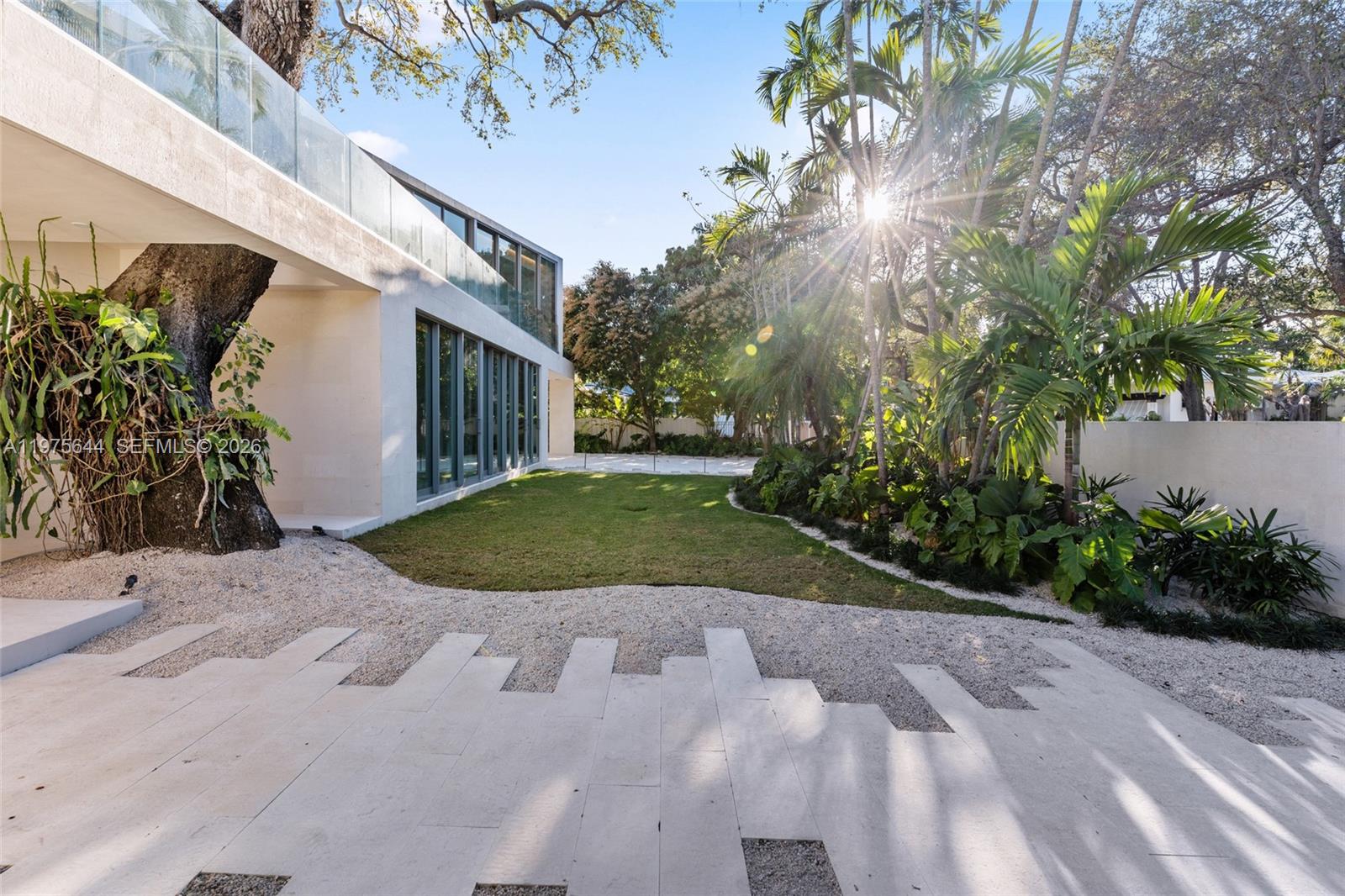 1616 Onaway Dr, Miami FL 33133