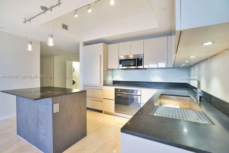 1010 Brickell Ave #3506, Miami FL 33131