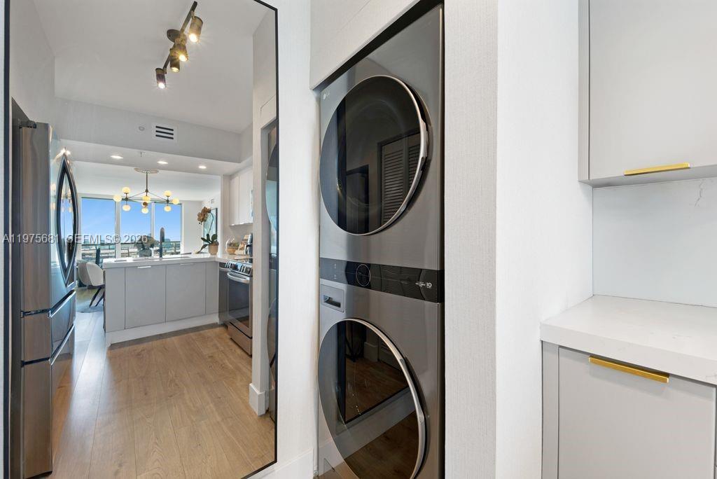 335 S Biscayne Blvd #3012, Miami FL 33131