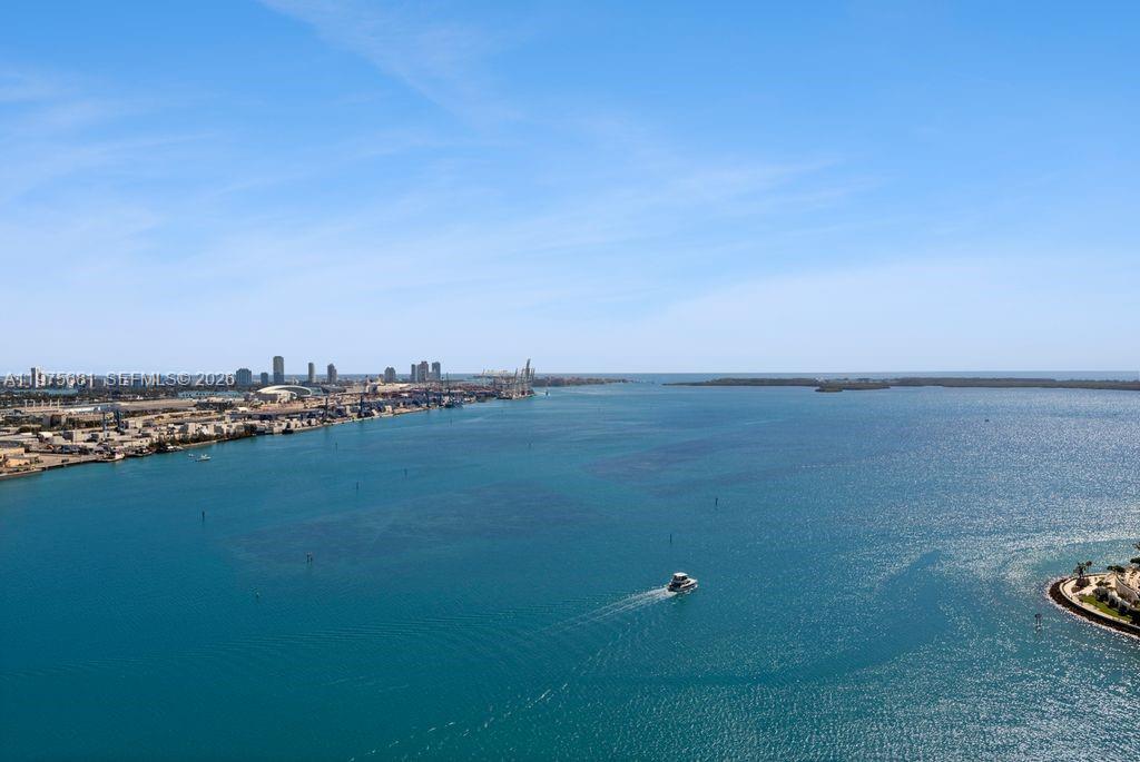 335 S Biscayne Blvd #3012, Miami FL 33131