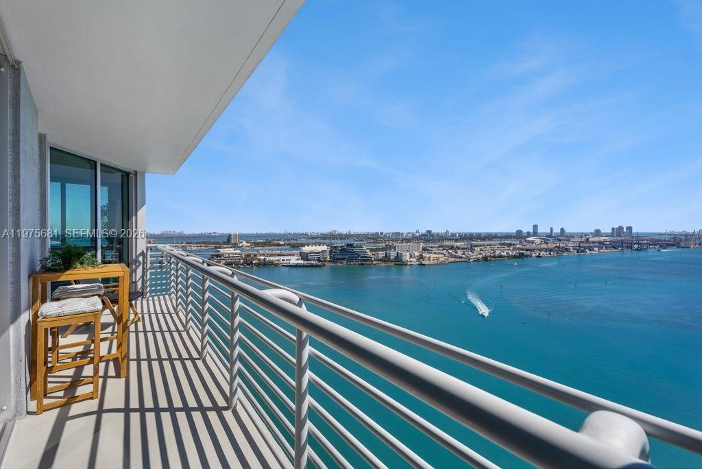 335 S Biscayne Blvd #3012, Miami FL 33131