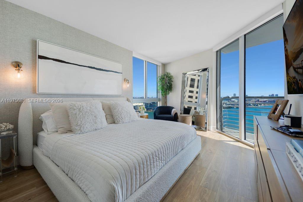 335 S Biscayne Blvd #3012, Miami FL 33131