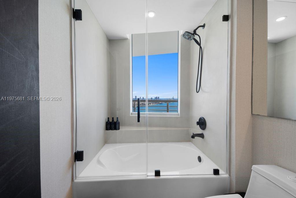 335 S Biscayne Blvd #3012, Miami FL 33131