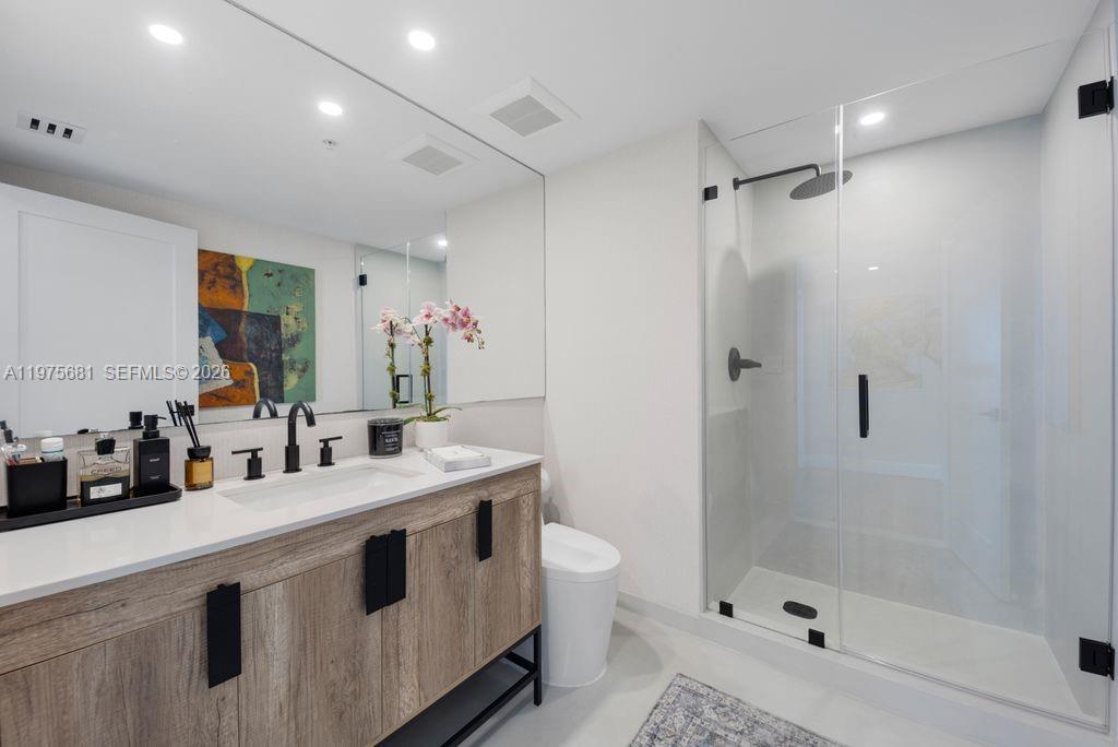335 S Biscayne Blvd #3012, Miami FL 33131