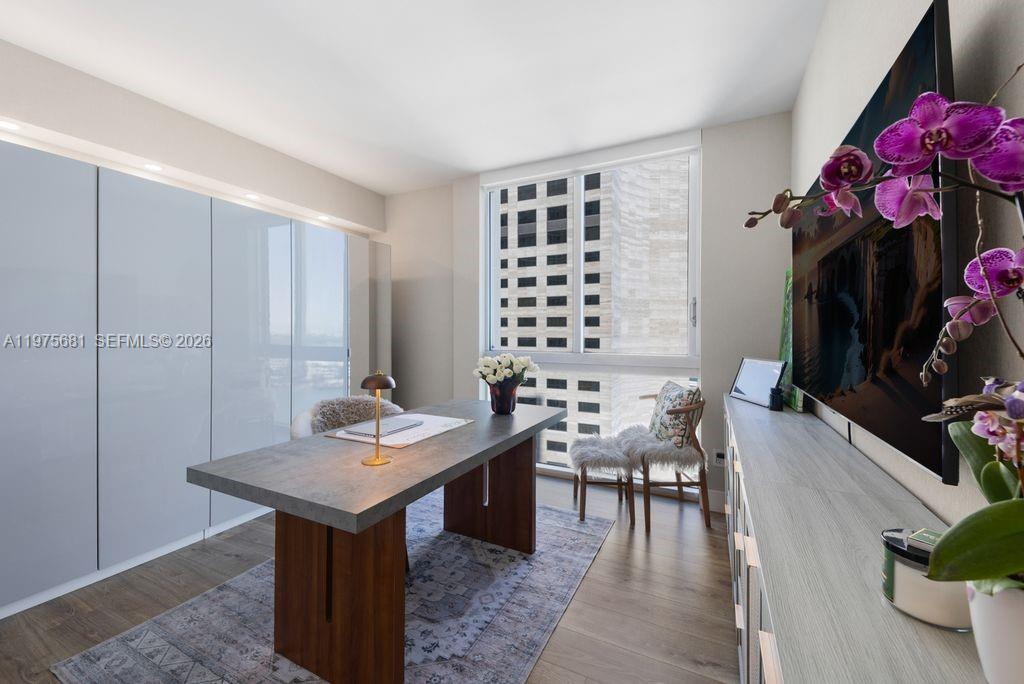 335 S Biscayne Blvd #3012, Miami FL 33131