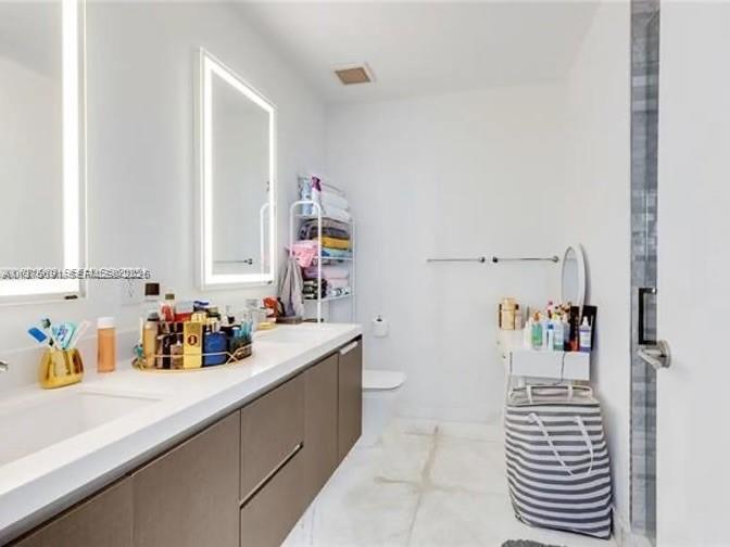 851 NE 1st Ave #3000, Miami FL 33132