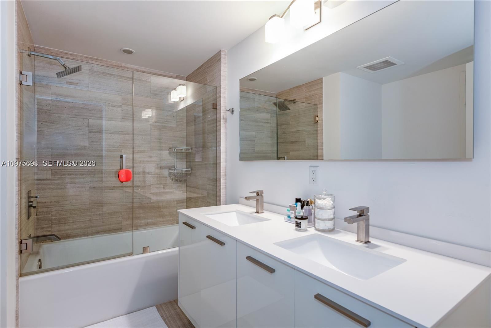 1300 Brickell Bay Dr #600, Miami FL 33131