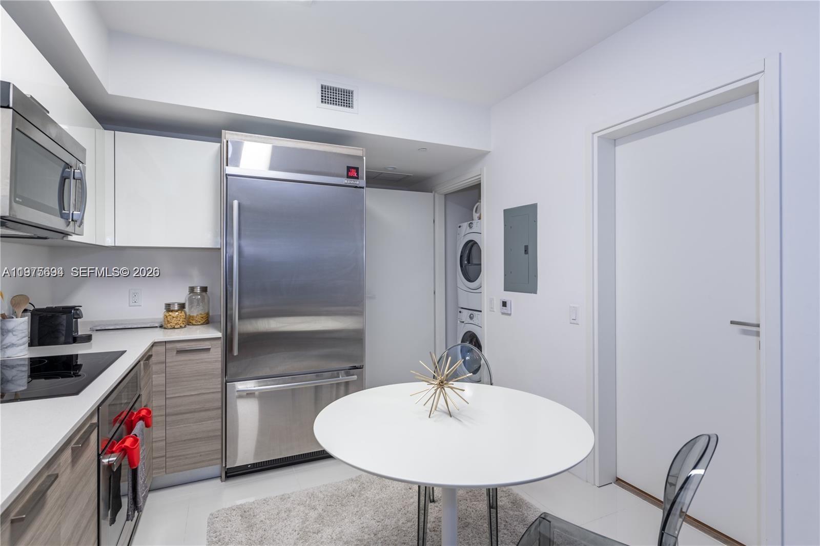 1300 Brickell Bay Dr #600, Miami FL 33131