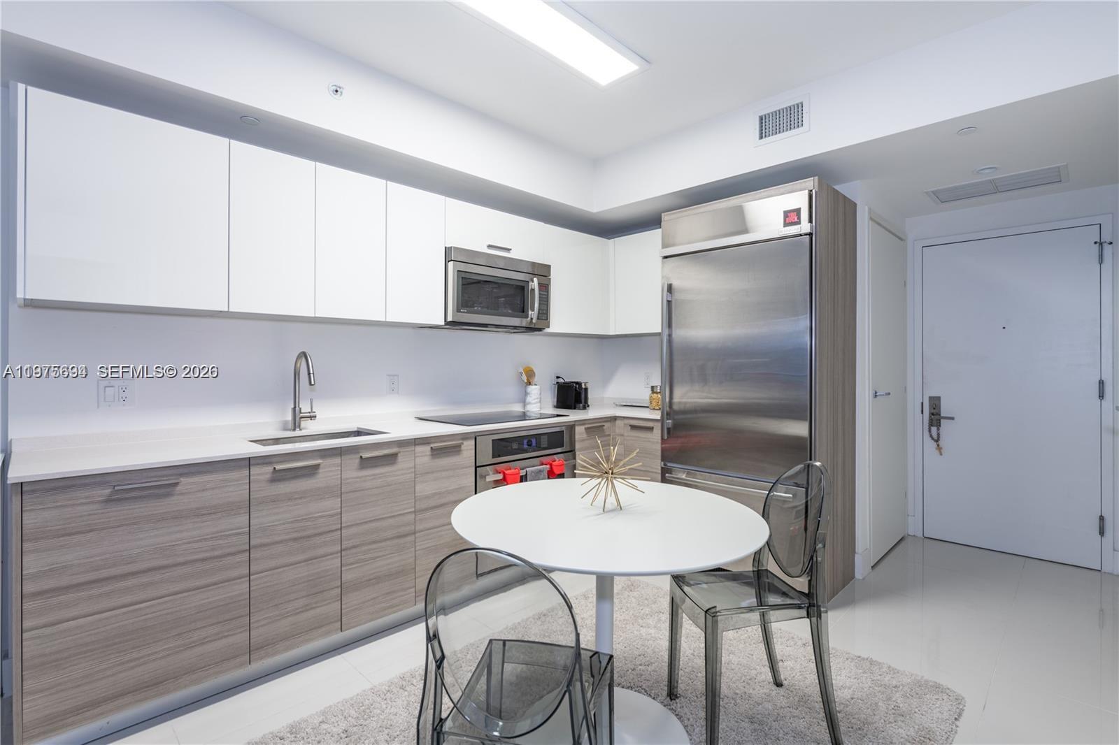 1300 Brickell Bay Dr #600, Miami FL 33131