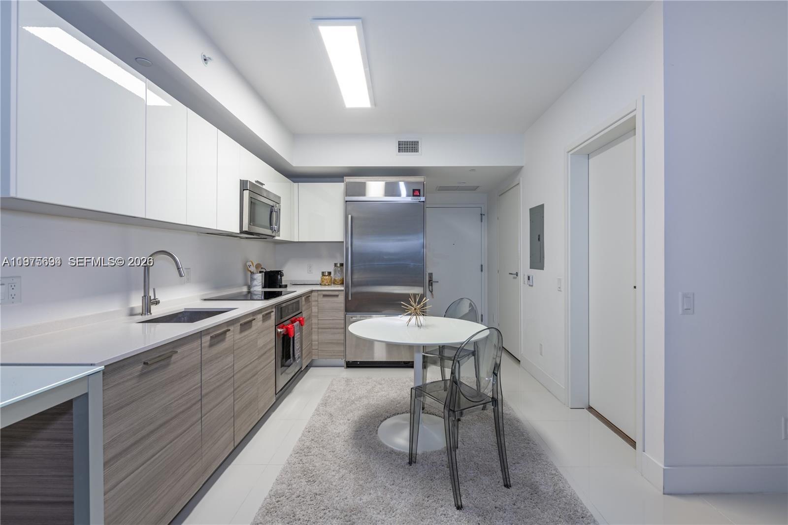 1300 Brickell Bay Dr #600, Miami FL 33131