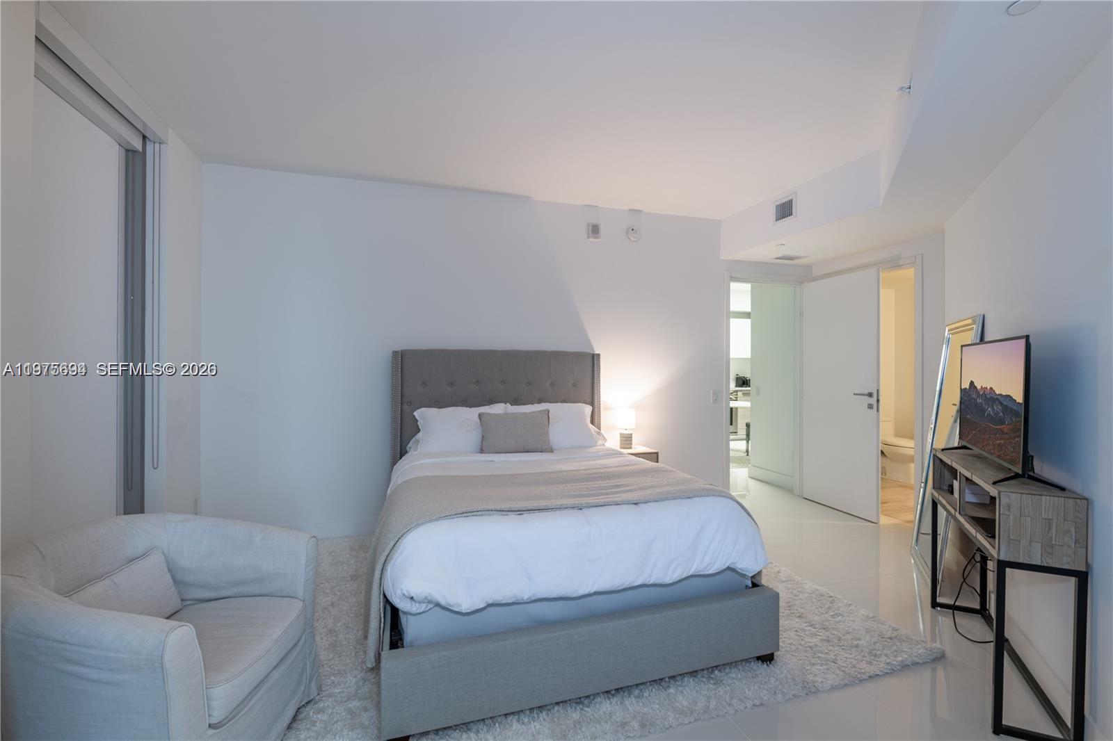 1300 Brickell Bay Dr #600, Miami FL 33131