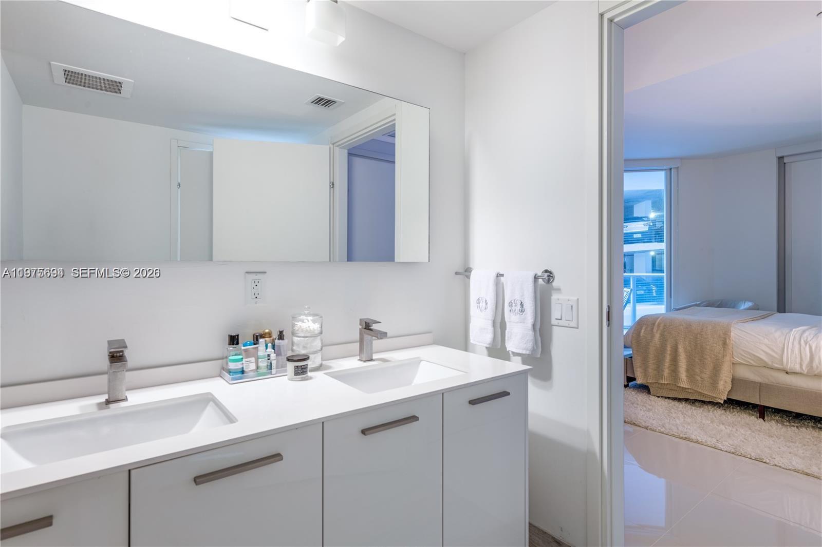 1300 Brickell Bay Dr #600, Miami FL 33131