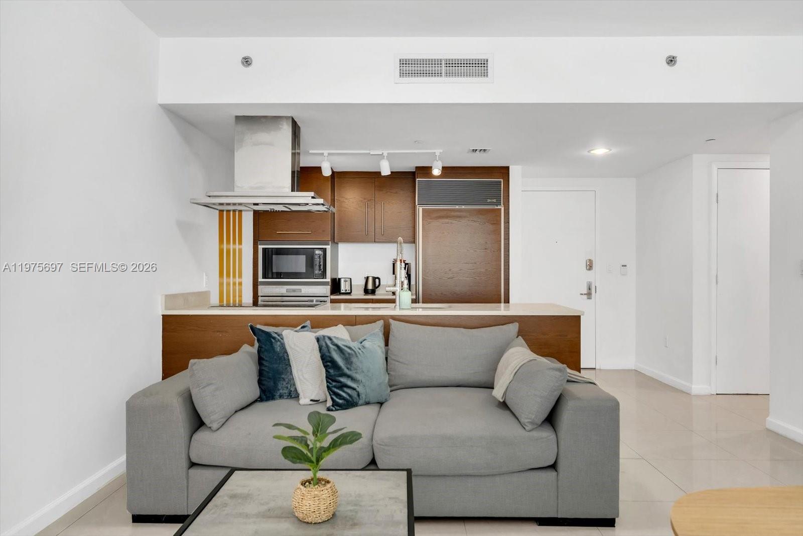 485 Brickell Ave #1807, Miami FL 33131