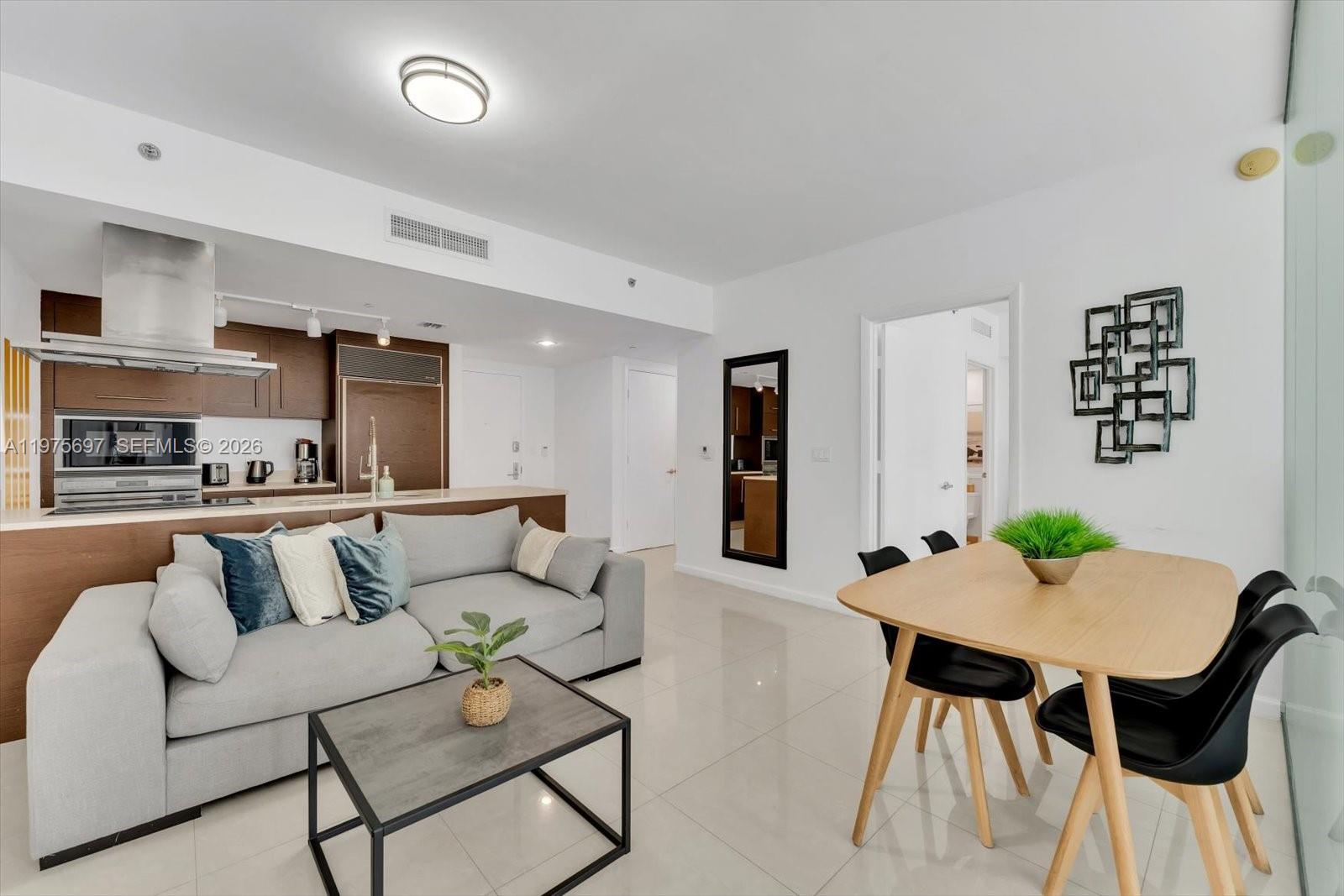 485 Brickell Ave #1807, Miami FL 33131