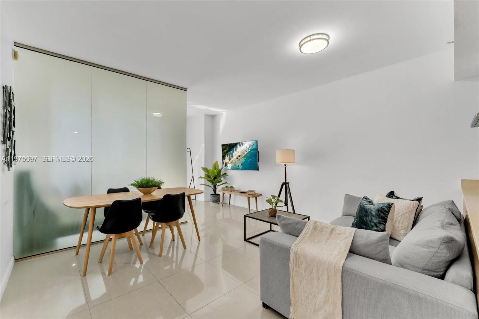 485 Brickell Ave #1807, Miami FL 33131
