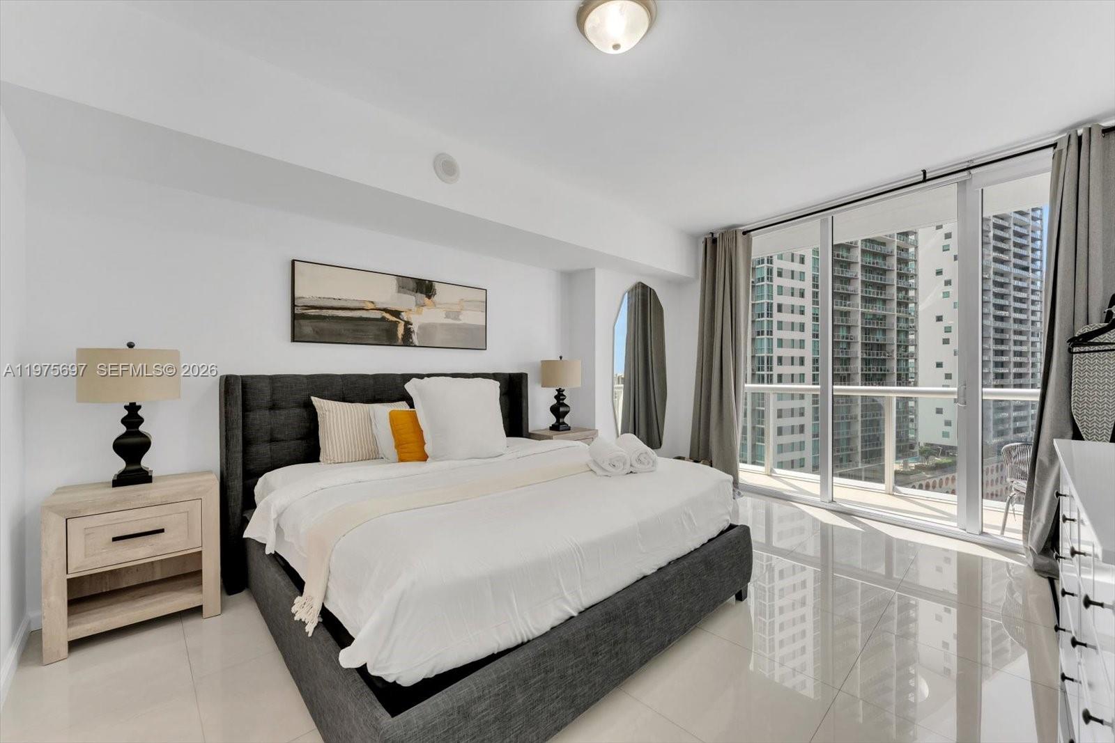 485 Brickell Ave #1807, Miami FL 33131