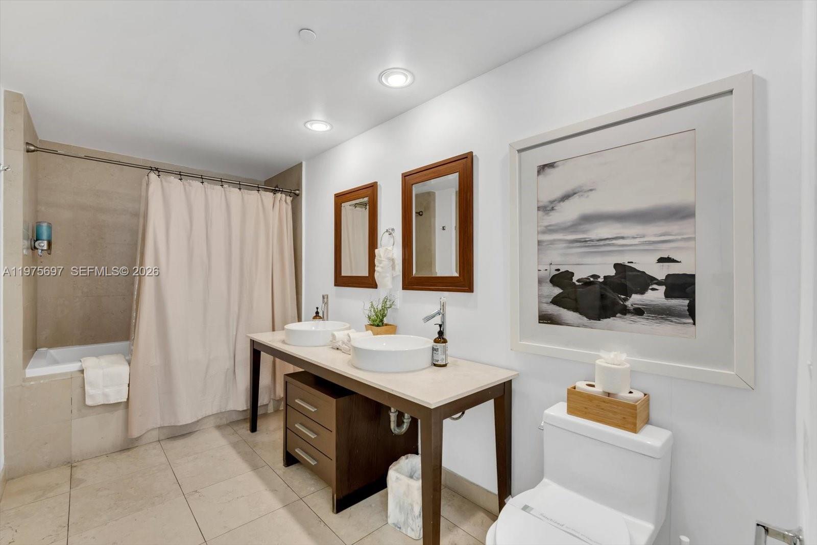 485 Brickell Ave #1807, Miami FL 33131