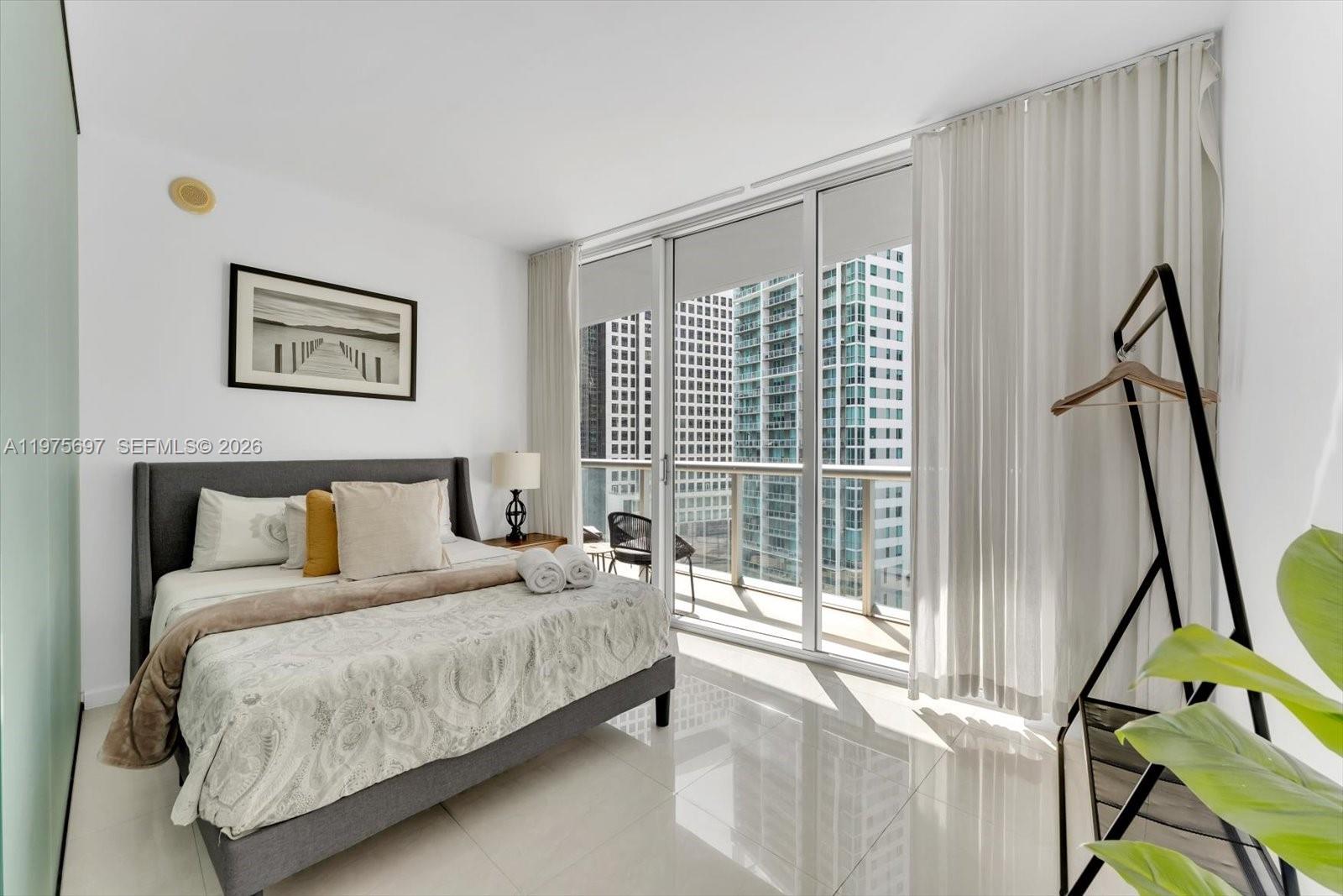 485 Brickell Ave #1807, Miami FL 33131