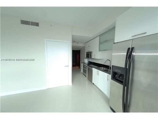 60 SW 13th St #1421, Miami FL 33130