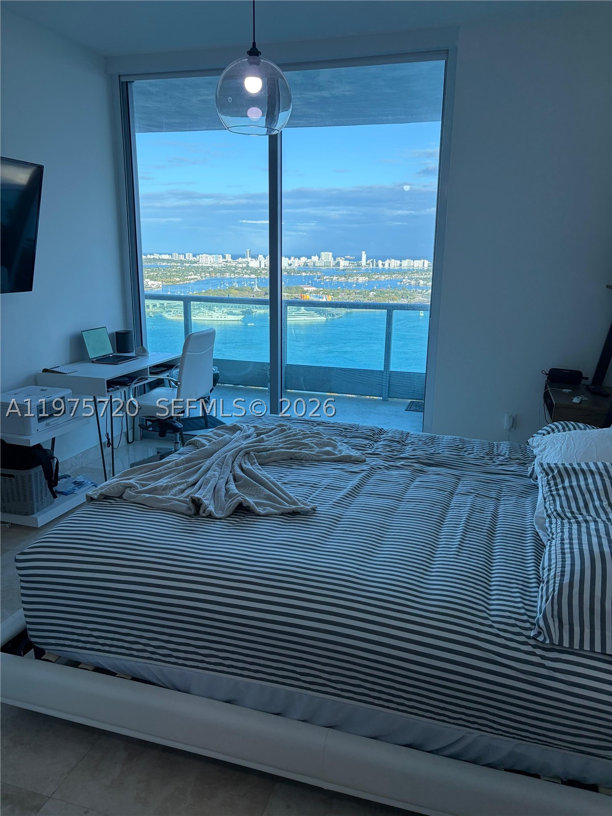 900 Biscayne Blvd #3704, Miami FL 33132