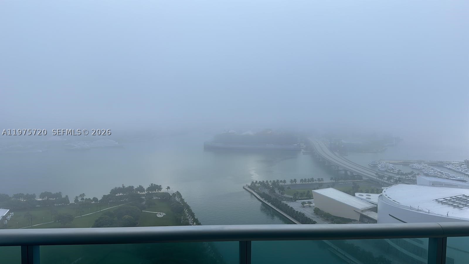 900 Biscayne Blvd #3704, Miami FL 33132